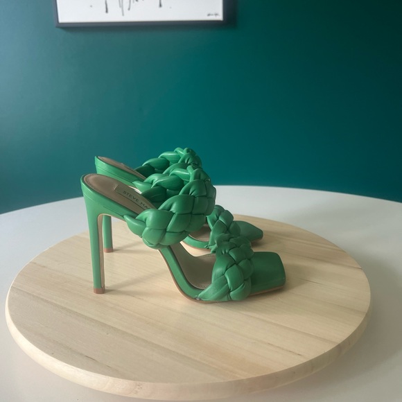 Steve Madden Kenley Woven Slide Heeled Sandal - Picture 1 of 13